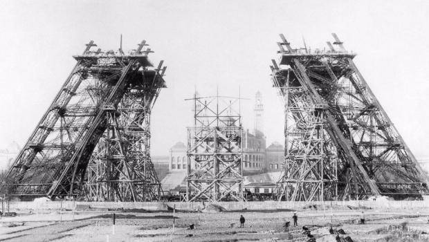 La Torre Eiffel celebra 126 años de haberse construído.