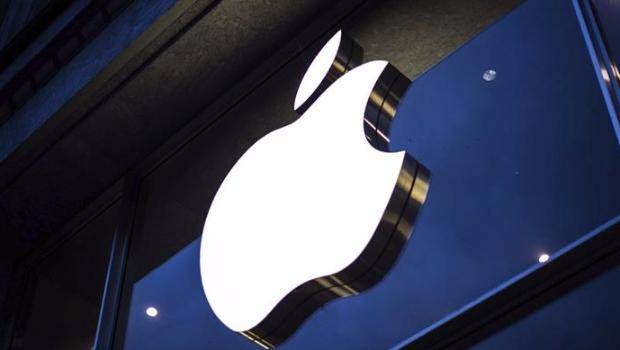 Apple recibe demanda de pintor brasileño