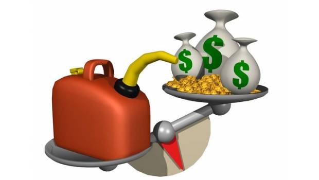 El gasto de la gasolina para la caja el autómata