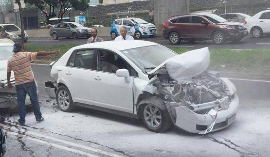 Choque múltiple en Periférico Sur - 20151029141929_20151029141929_periferico-sur2_620x600