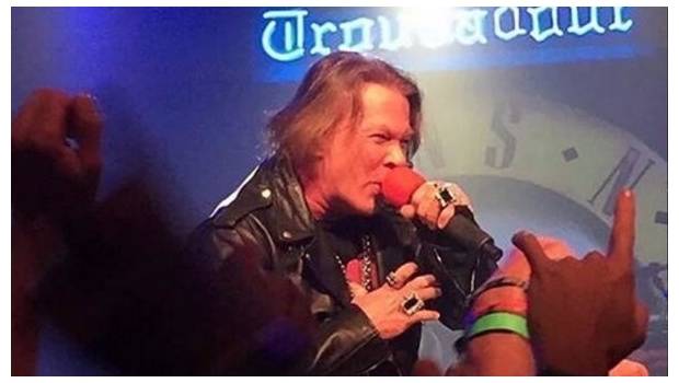 VIDEO DE LOS GUNS N ROSES MUSICA video de los guns n roses musica: