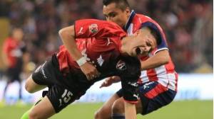 Chivas y gana 2-0 en clásico.