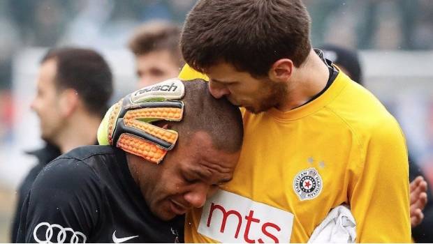 Luiz no pudo resistir el llanto.