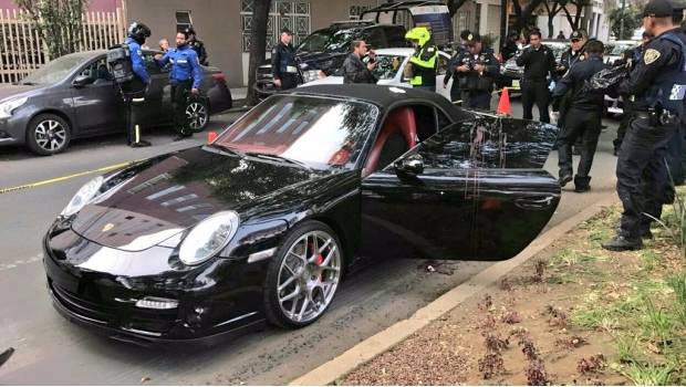 Intentan asaltar auto de lujo en la colonia Narvarte