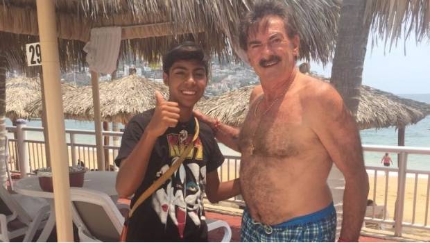La Volpe comparte foto con Paco, el de las empanadas