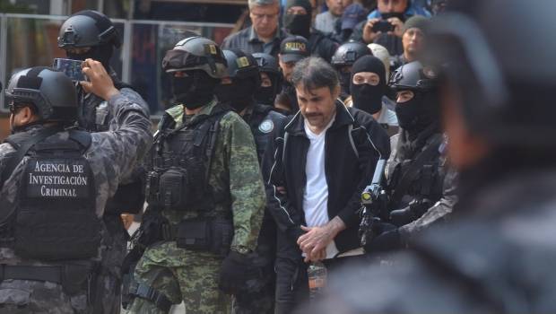 Ordenan liberar por abuso a presuntos escoltas de 'El Mini Lic'