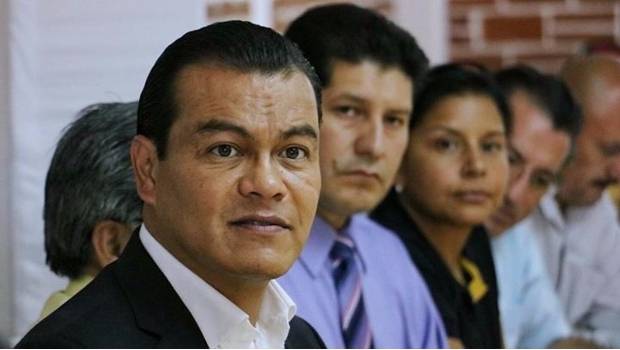 'AMLO dice estar en veda cuando su equipo se corrompe'