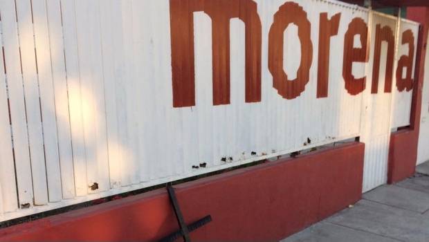 Arrojan cabezas de cerdo en oficinas de Morena Arrojan cabezas de cerdo en oficinas de Morena