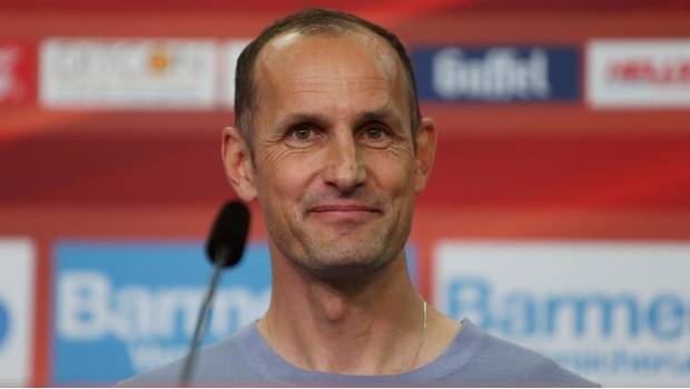 'Chicharito' tiene nuevo líder; Leverkusen presenta a ...