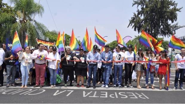 Gobernador de Jalisco apoya marcha gay Gobernador de Jalisco apoya marcha gay