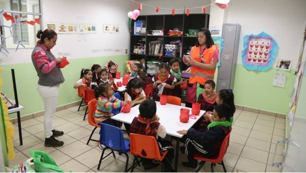 Kínder impide entrada a festival del Día del Padre a niños sin papá