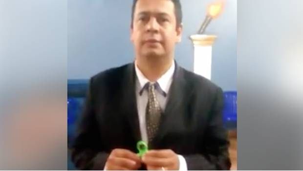 Pastor cristiano explica por qué el spinner es un juguete satánico