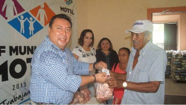 Alcalde reparte