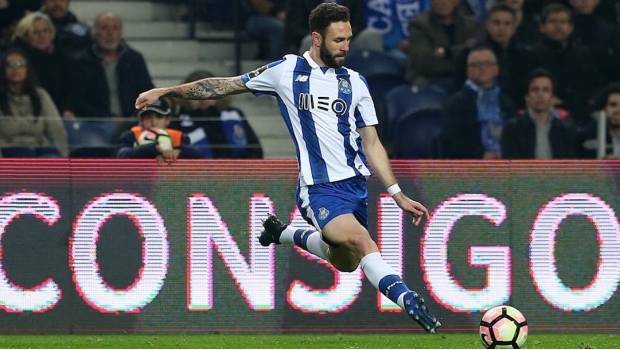 Miguel Layún es uno de los objetivos de Monterrey