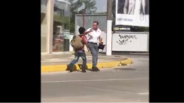 Conoce a #LordFuncionario; le quitó dulces a niño en Veracruz Conoce a #LordFuncionario; le quitó dulces a niño en Veracruz