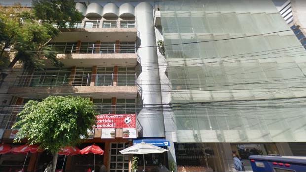 Hallan muerta a francesa en regadera de departamento de la colonia Cuauhtémoc