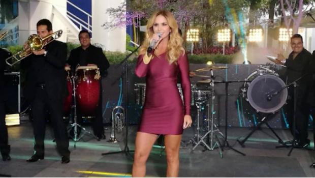 Lucero presume su abdomen plano en Instagram Lucero presume su abdomen plano en Instagram