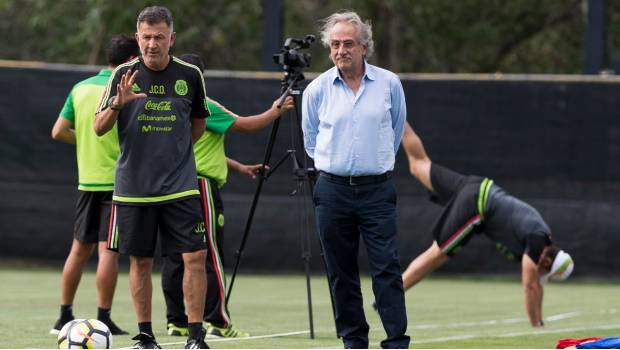 De María y osorio en el campamento del Tricolor.