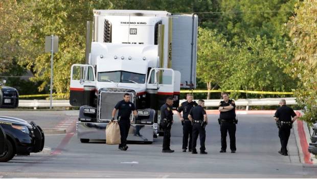 Tráiler hallado en San Antonio, Texas con 39 inmigrantes