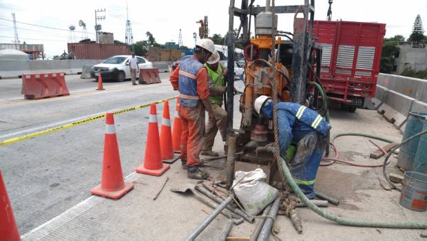 Obras en Paso Exprés. Construcción de viaducto.