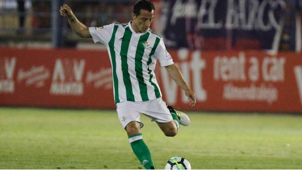 Andrés Guardado jugó 20 minutos en su debut con el Betis 