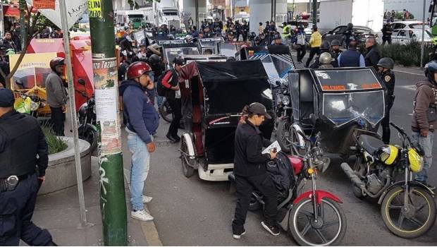 Retiran 87 mototaxis en Tláhuac