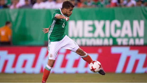 Jona disputó la Copa Confederaciones con el Tri 