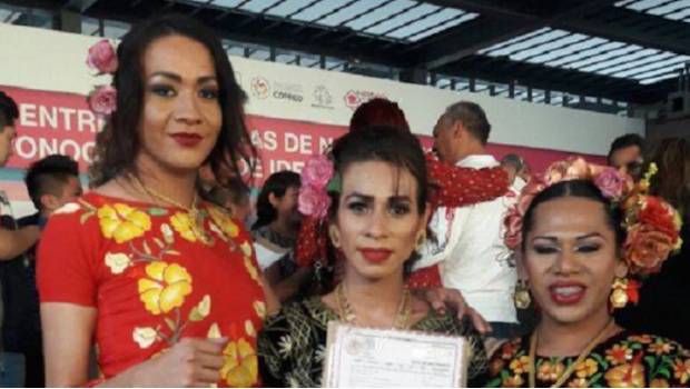 Naomy Méndez, Mishell Echeverría y Dayana Toledo.