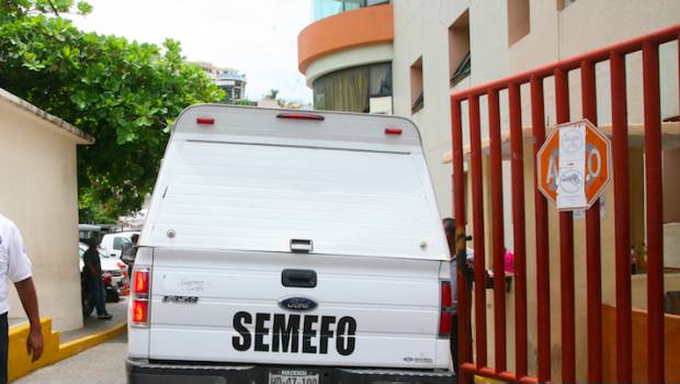 Camioneta del Servicio Médico Forense. Ejecutados en NL.