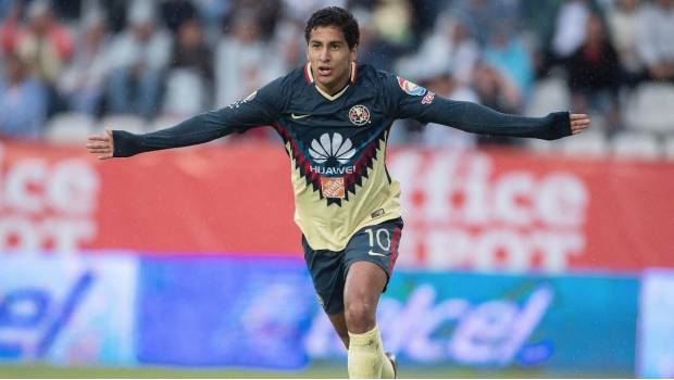 Cecilio fue la figura del partido al anotar dos goles 