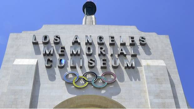 Fachada del Memorial Coliseum de LA.