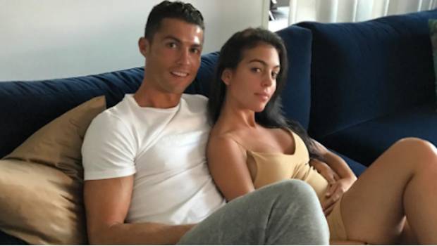 Cristiano ya había publicado fotografía en donde se observaba el incipiente embarazo de la española 