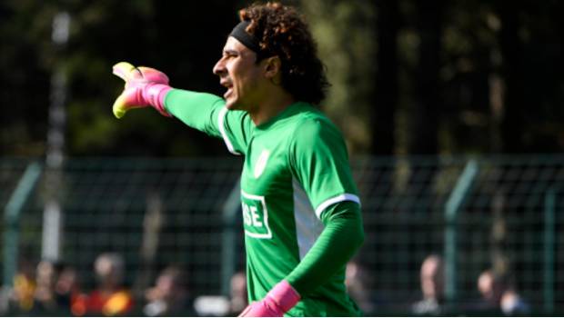 Ochoa tuvo su primer partido de liga con el Lieja 