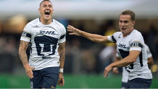 Nico Castillo celebra gol.