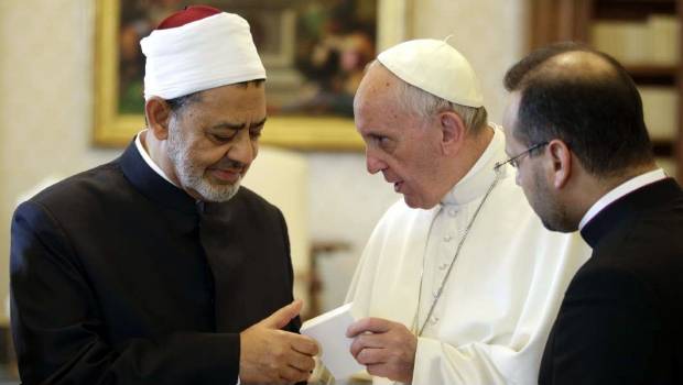 Papa Francisco con líder del Islam sunita, el-Tayeb.