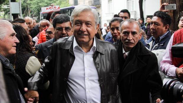 Andrés Manuel López Obrador en la Ciudad de México. Bienvenida a militantes.