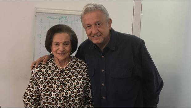 Ifigenia Martínez y Andrés Manuel López Obrador se reúnen