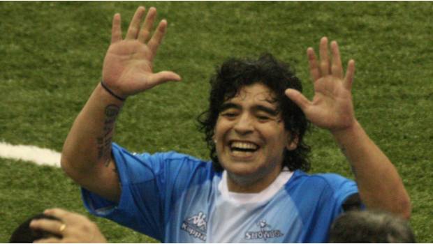 Maradona en el showbol.