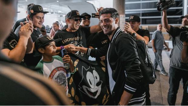 Vela recibió el calor de su nueva afición.