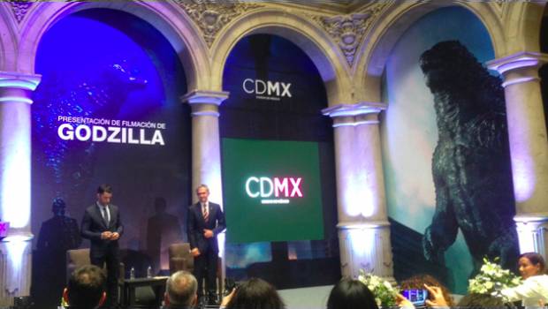 Miguel Ángel Mancera. Presentación sobre film de Godzilla.