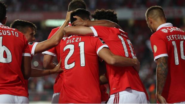 Benfica celebra gol.