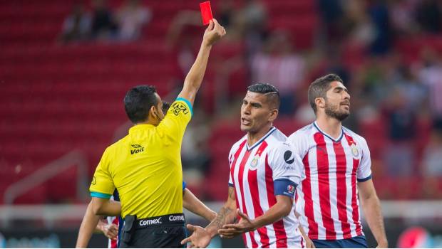 Pereira vio la roja al minuto 19