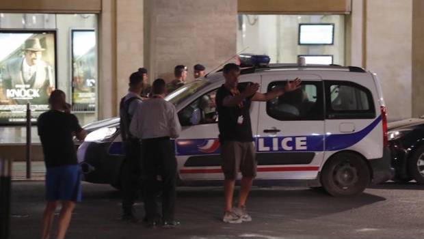 Policía francesa. Atropellamiento.