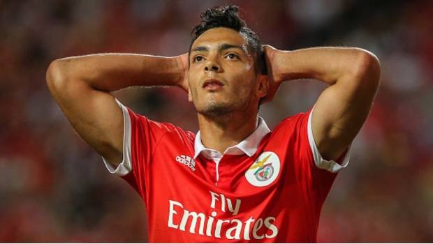 Raúl Jiménez estaría pasando sus últimas días en el Benfica 