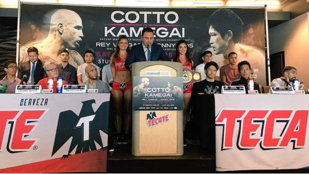 De la Hoya presenta combate.