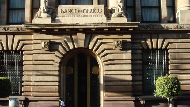 Banxico. Disminución de déficit de la cuenta corriente.