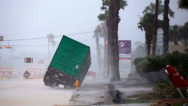 Huracán Harvey tocó tierra en Texas.