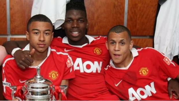 Ravel Morrison junto a Pogba.