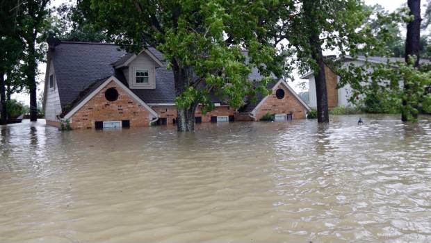 Casas anegadas en Texas por Harvey.