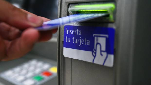 Cajero automático. Error en operaciones de bancos.